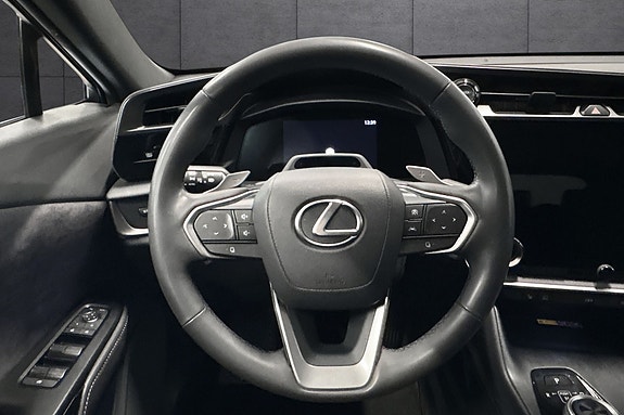 Lexus RZ450e 12 of 29