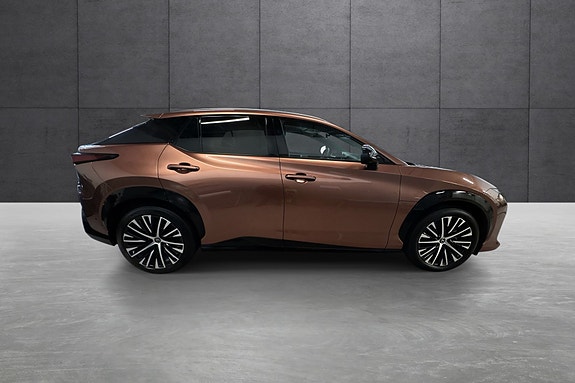 Lexus RZ450e 6 of 29