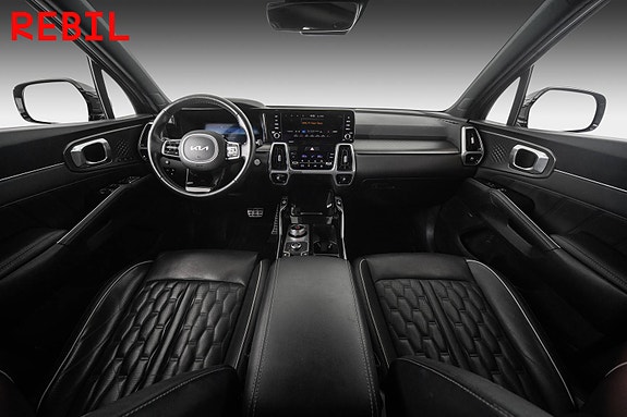Kia Sorento 12 of 30