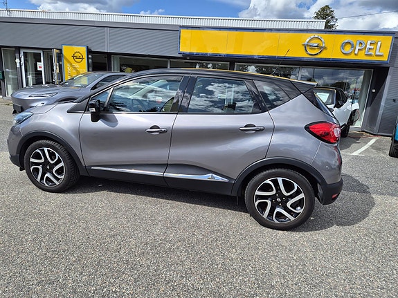 Renault Captur 3 of 26