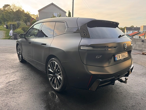 BMW iX 5 of 9