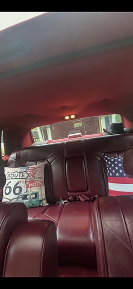 Lincoln Town Car 16 of 16
