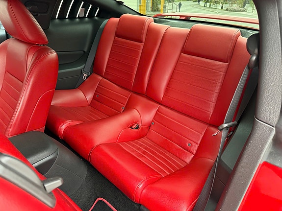 Ford Mustang 19 of 30