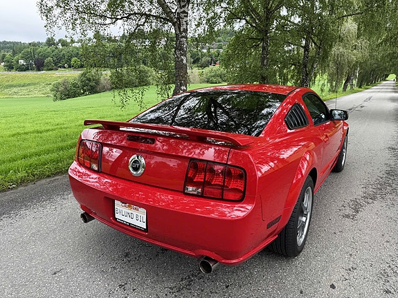 Ford Mustang 6 of 30