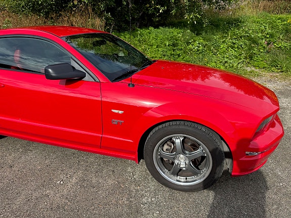 Ford Mustang 16 of 30