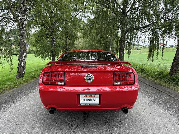 Ford Mustang 10 of 30