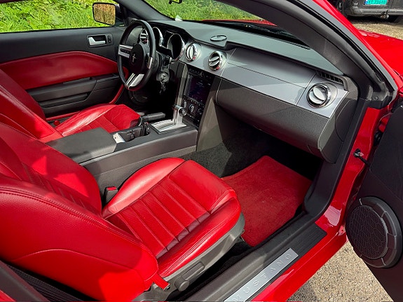 Ford Mustang 24 of 30