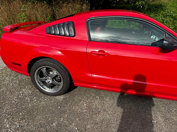 Ford Mustang 15 of 30