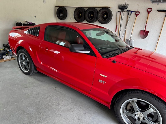 Ford Mustang 12 of 30