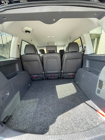 Volkswagen Touran 19 of 27