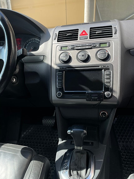 Volkswagen Touran 16 of 27