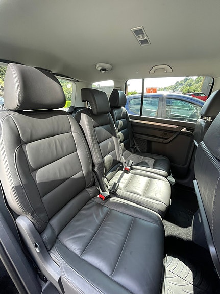 Volkswagen Touran 18 of 27