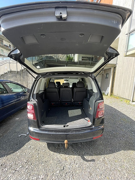 Volkswagen Touran 15 of 27