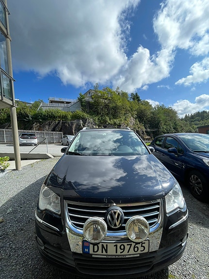 Volkswagen Touran 3 of 27