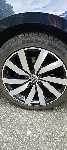 Volkswagen Passat 13 of 24