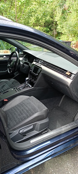 Volkswagen Passat 11 of 24