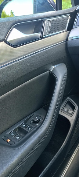 Volkswagen Passat 8 of 24