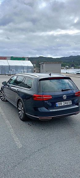 Volkswagen Passat 7 of 24