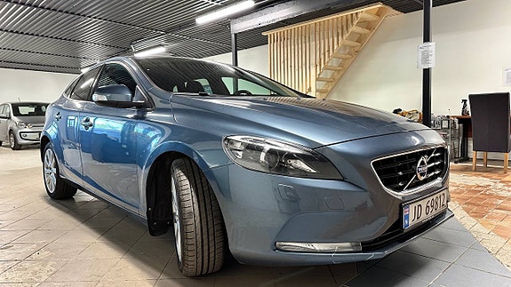 Volvo V40 6 of 24