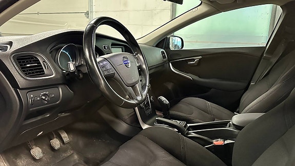 Volvo V40 11 of 24