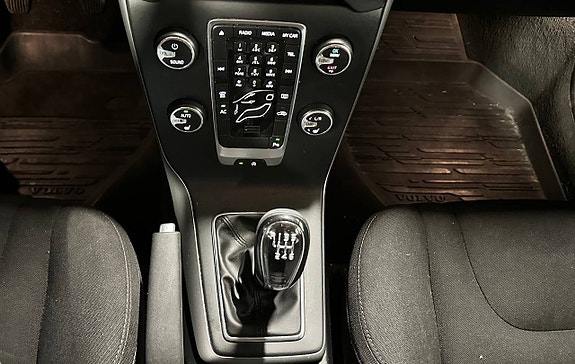 Volvo V40 13 of 24