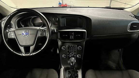 Volvo V40 10 of 24