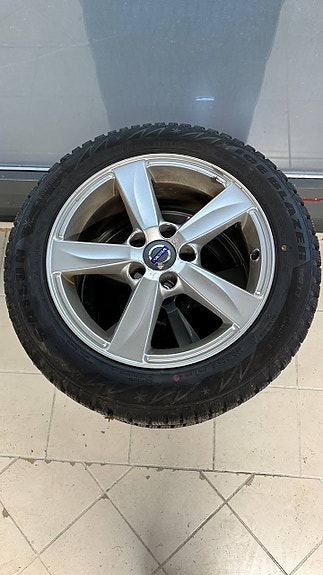 Volvo V40 16 of 24