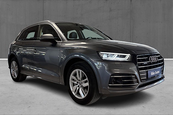 Audi Q5 2 of 27