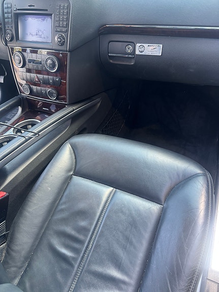 Mercedes-Benz GL420 16 of 30