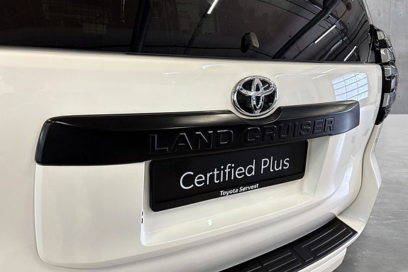 Toyota Land Cruiser 17 of 30