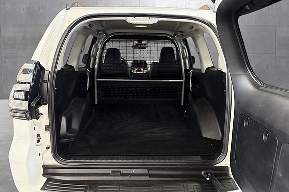 Toyota Land Cruiser 15 of 30