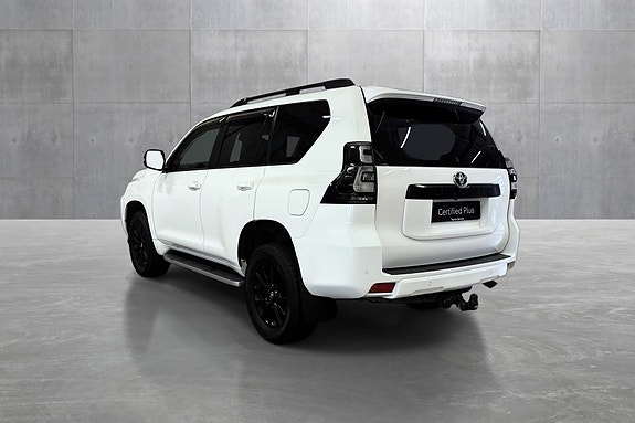 Toyota Land Cruiser 3 of 30