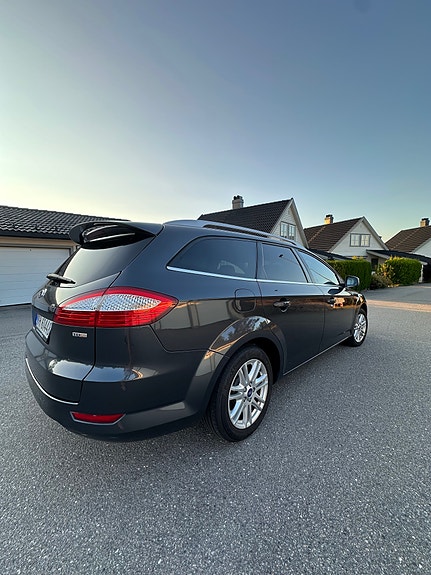 Ford Mondeo 8 of 12