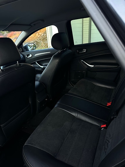 Ford Mondeo 3 of 12