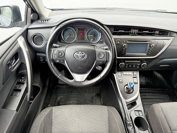 Toyota Auris 16 of 30