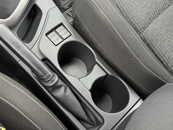 Toyota Auris 28 of 30