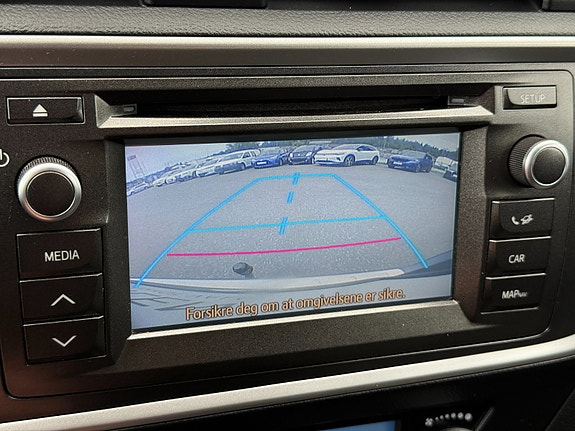 Toyota Auris 24 of 30