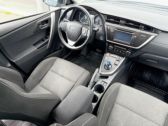 Toyota Auris 30 of 30