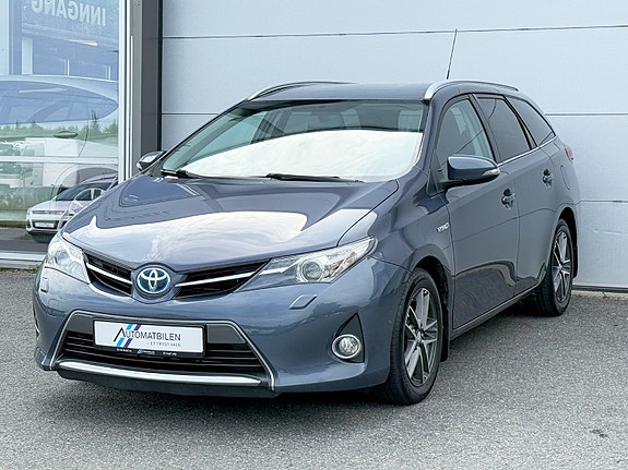 Toyota Auris 4 of 30