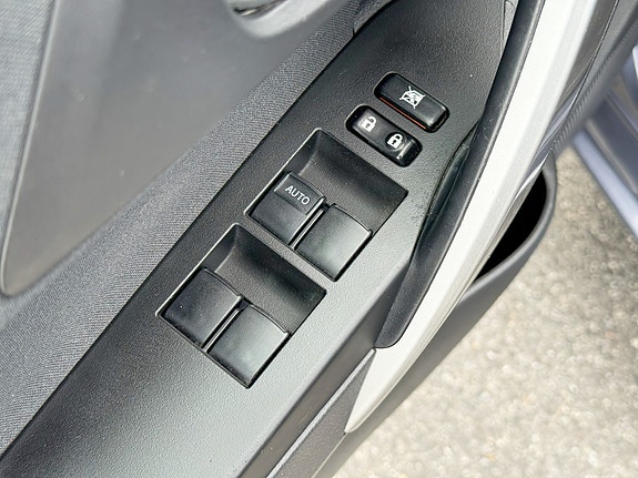 Toyota Auris 14 of 30