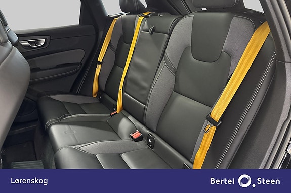 Volvo XC60 17 of 30