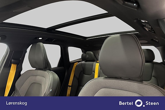 Volvo XC60 12 of 30