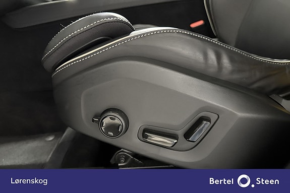 Volvo XC60 14 of 30