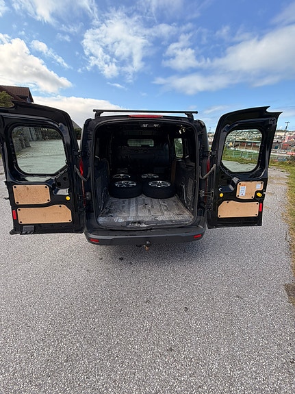 Ford Transit Connect 30 of 30