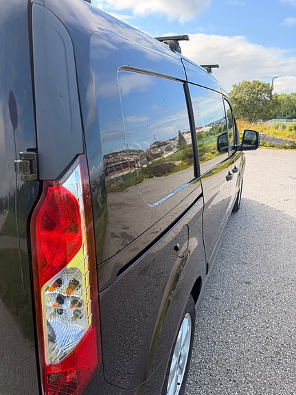 Ford Transit Connect 11 of 30