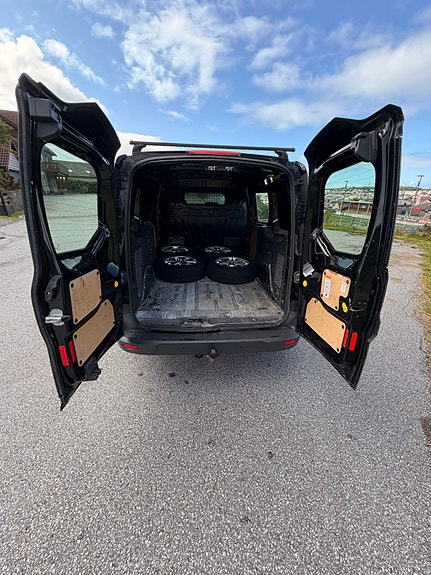 Ford Transit Connect 29 of 30