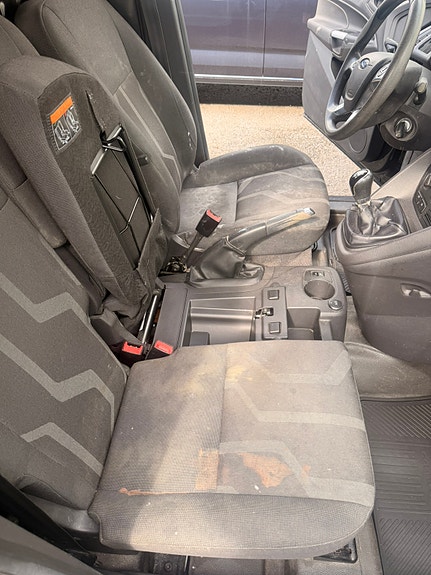 Ford Transit Connect 17 of 30