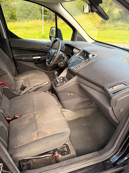 Ford Transit Connect 15 of 30