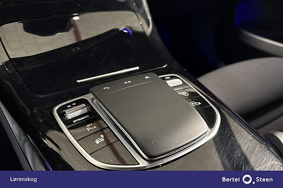Mercedes-Benz EQC400 24 of 28