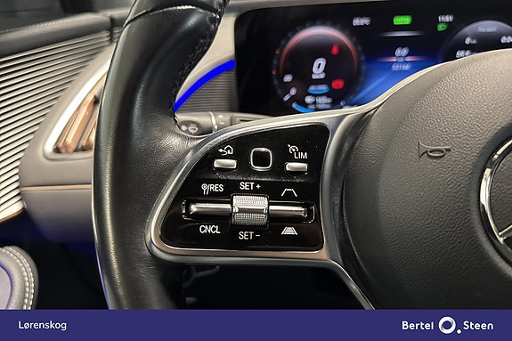 Mercedes-Benz EQC400 16 of 28